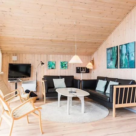 Semesterbostad 4 Person In Henne Henne Strand